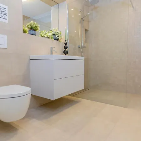 펜션 New, Freestanding House Near Rab *